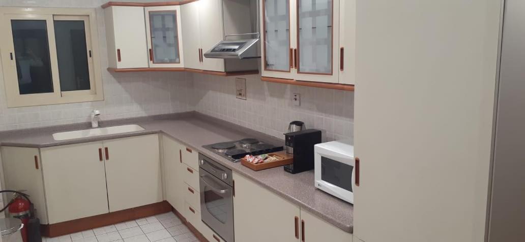 Al Gosaibi Hotel - Villa Al Khobar Luaran gambar
